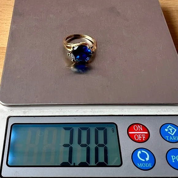 VINTAGE 10K YELLOW GOLD LARGE ROUND SYNTHETIC BLUE SPINEL RING SPRING HALLMARK